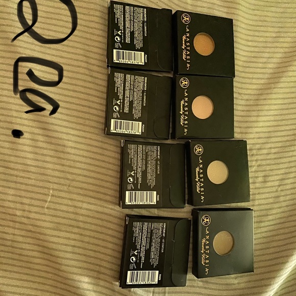 Makeup - Picture 4 of 6